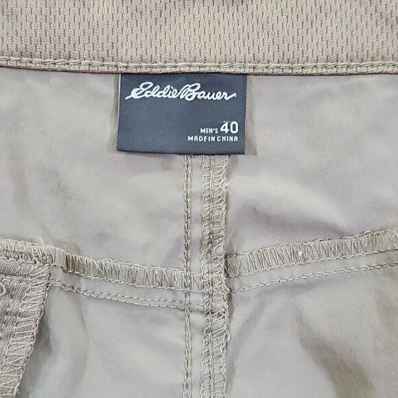 Eddie Bauer Men's Size 40 Zipper Cargo Shorts 10” Inseam Gorpcore EUC EM42SH331P - Picture 8 of 11